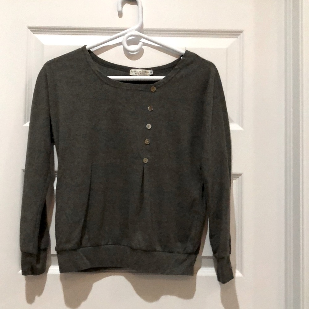 Women’s long sleeve shirt